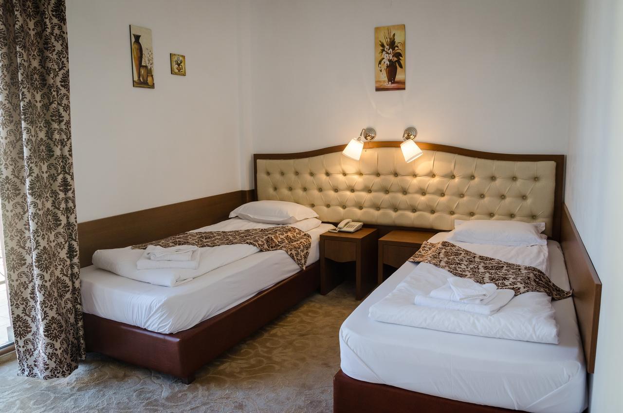 Hotel Condor Oravita Quarto foto